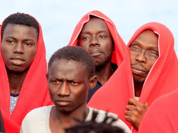 Un grupo de migrantes llega al puerto de Tarifa Un grupo de migrantes llega al puerto de Tarifa