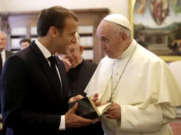 El papa Francisco y el presidente francés, Emmanuel Macron El papa Francisco y el presidente francés, Emmanuel Macron