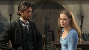 Ben Barnes y Evan Rachel Wood en 'Westworld'