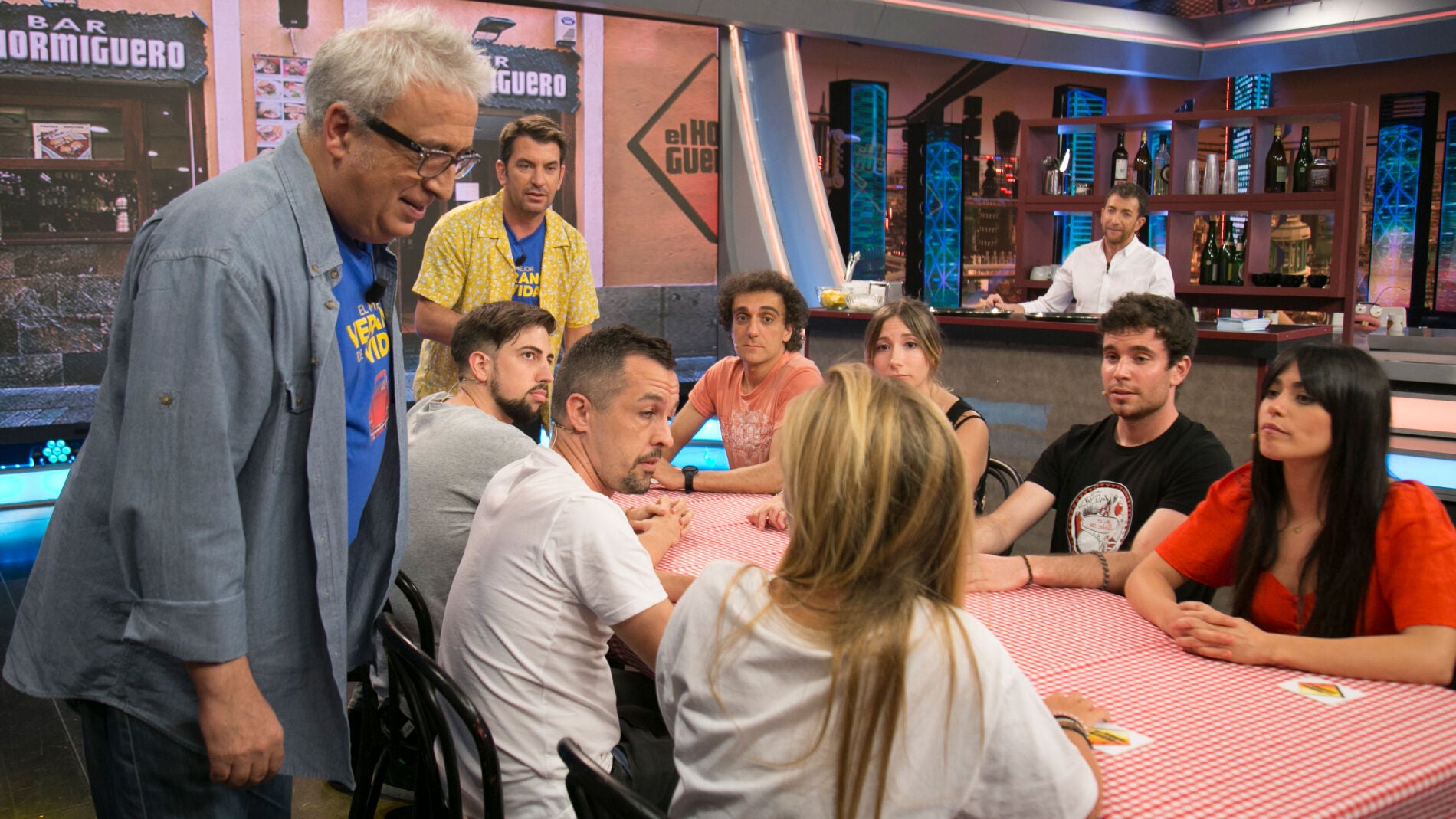 "&iexcl;Vaya l&iacute;o de comanda!", Arturo Valls y Leo Harlem protagonizan uno de los momentazos de 'El Hormiguero 3.0'