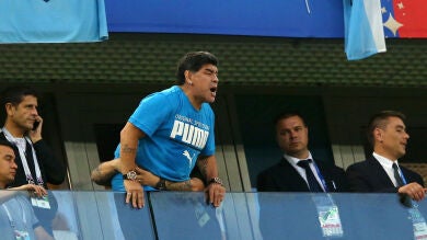 Maradona niega que fuera hospitalizado tras el Nigeria-Argentina y tranquiliza a todos: 