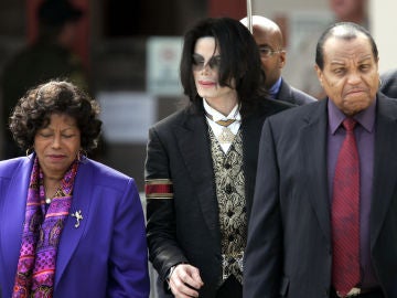 Michael Jackson junto a sus padres