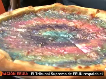 Pizza con purpurina: el plato estrella de un restaurante de Santa Mónica (EEUU) Pizza con purpurina: el plato estrella de un restaurante de Santa Mónica (EEUU)