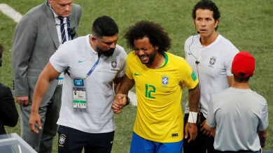 El médico de Brasil cree que Marcelo se lesionó por el 