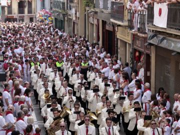 Imagen de archivo de una procesión durante San Fermín