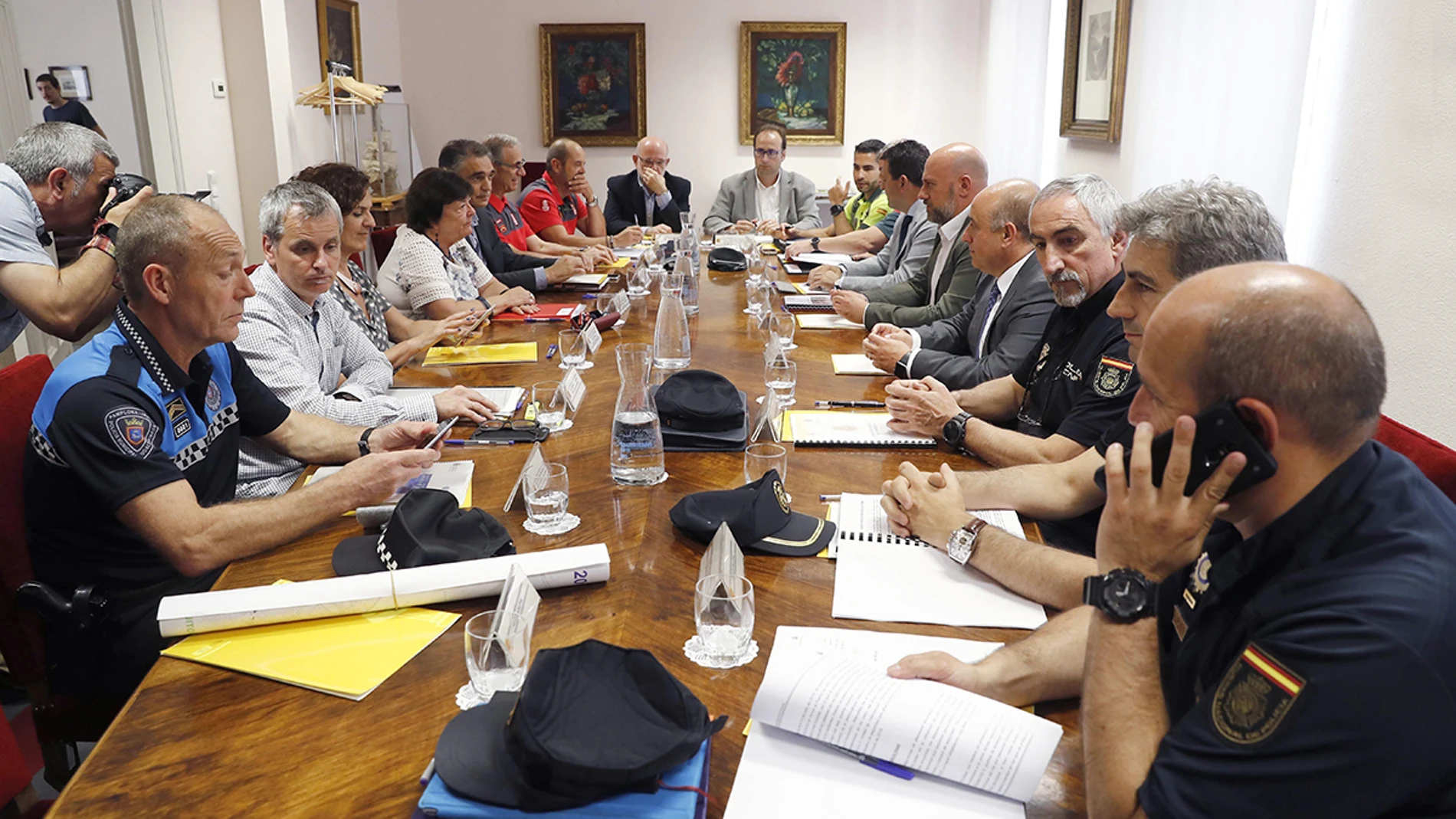 Imagen de la reunión por el dispositivo de seguridad en San Fermín