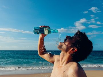 Lo mismo beber agua helada no es tan buena idea. Lo mismo beber agua helada no es tan buena idea.