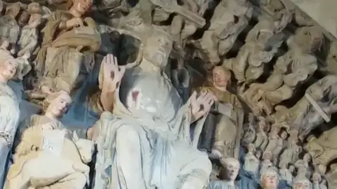 Así ha quedado el pórtico de la gloria de la catedral de Santiago Así ha quedado el pórtico de la gloria de la catedral de Santiago
