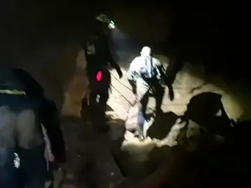 El titánico esfuerzo de los rescatadores en Tailandia El titánico esfuerzo de los rescatadores en Tailandia