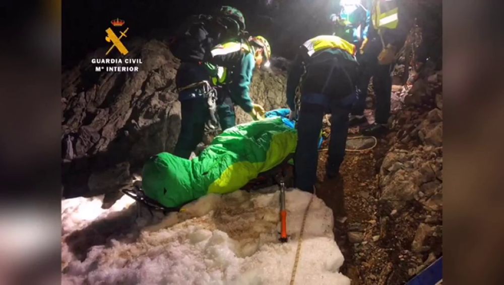 Rescatan a una montañera en una complicada intervención en Picos de Europa