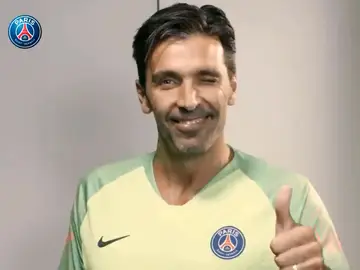 Buffon, con la camiseta del PSG Buffon, con la camiseta del PSG