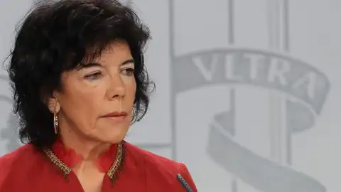 Isabel Celaá durante la rueda de prensa tras el Consejo de Ministros Isabel Celaá durante la rueda de prensa tras el Consejo de Ministros