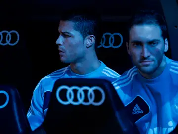 Cristiano Ronaldo e Higuaín, en el banquillo del Real Madrid Cristiano Ronaldo e Higuaín, en el banquillo del Real Madrid