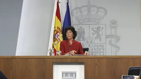 La portavoz del Gobierno, Isabel Celaá, en rueda de prensa La portavoz del Gobierno, Isabel Celaá, en rueda de prensa