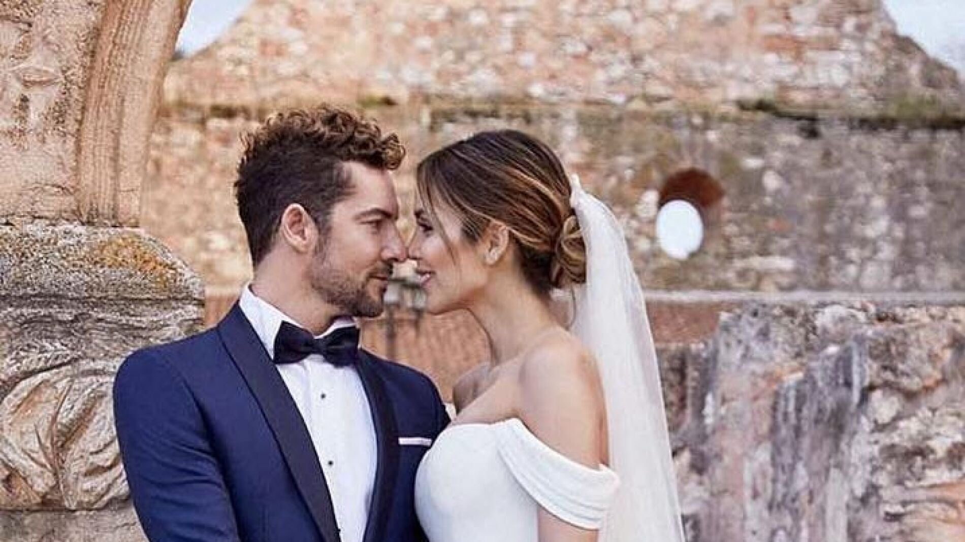 Rosanna Zanetti sorprende con el diferente segundo vestido que lució en su  boda con David Bisbal