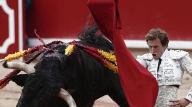 El alcalde que no quería corridas de toros concede una oreja a Paco Ureña y otra a Román
