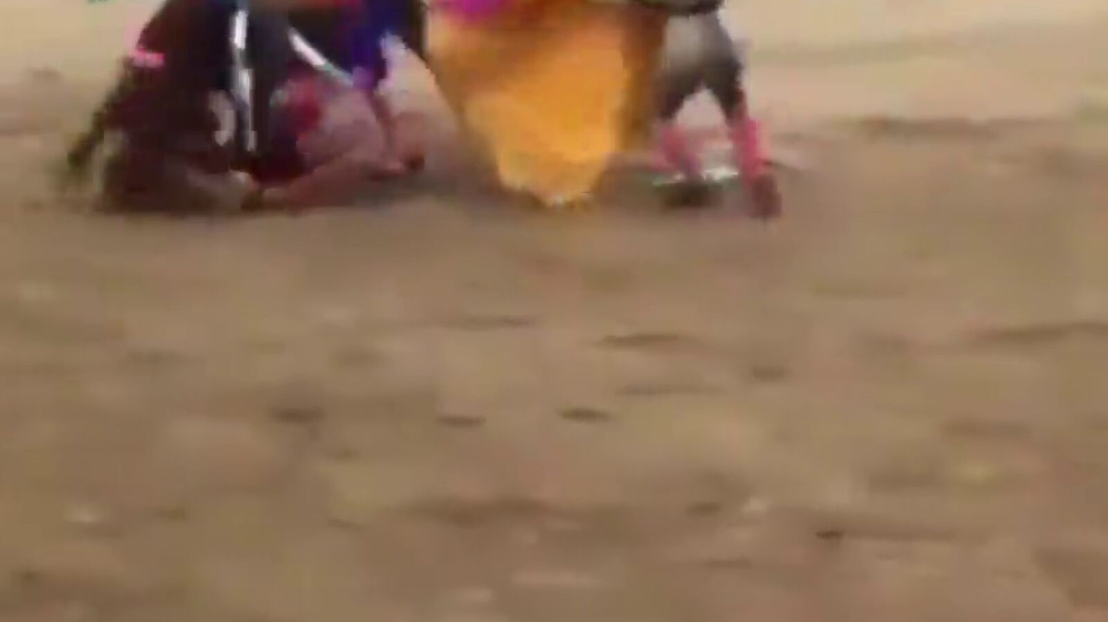 El torero Juan José Padilla, trasladado a Sevilla tras descartarse daños en la cabeza después de la aparatosa cogida