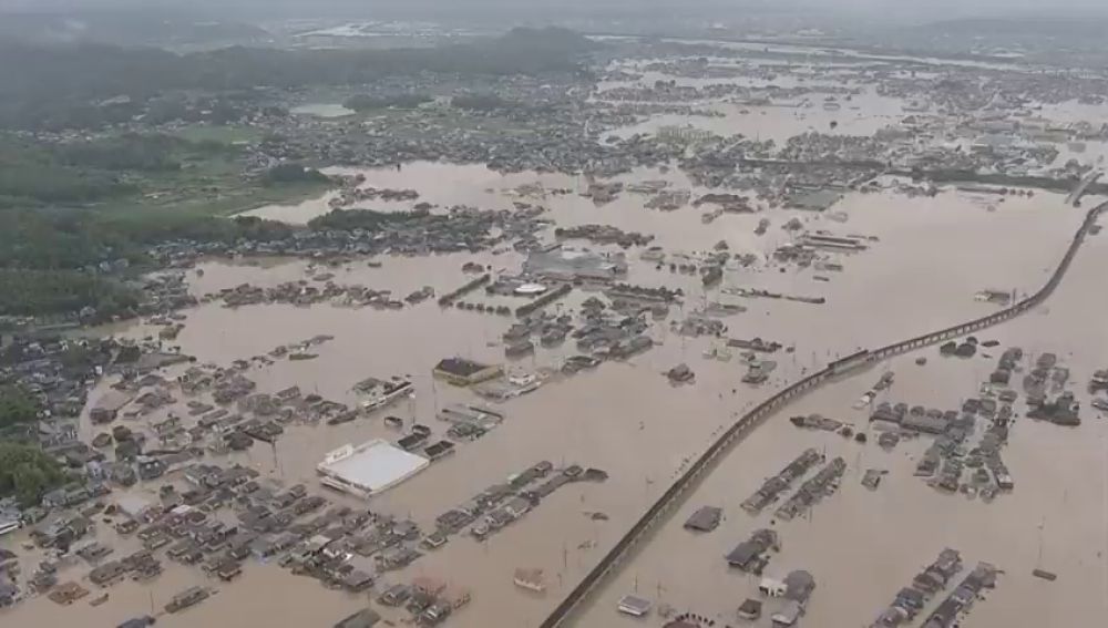 Siguen labores de rescate en Japón por lluvias que dejan decenas de muertos