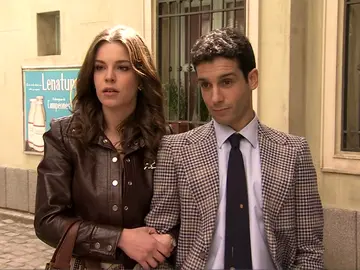 María e Ignacio planean una escapada juntos María e Ignacio planean una escapada juntos