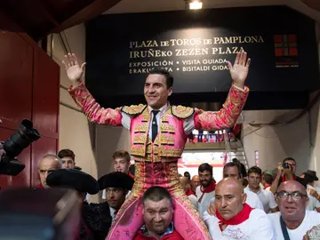 Octavio Chacón abre la puerta grande de Pamplona Octavio Chacón abre la puerta grande de Pamplona