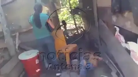 Así llegaba la policía peruana al campamento donde tenían a Así llegaba la policía peruana al campamento donde tenían a