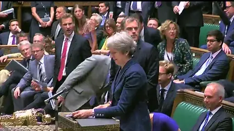 Se agrava la crisis del gobierno británico con la dimisión de dos ministros clave Se agrava la crisis del gobierno británico con la dimisión de dos ministros clave