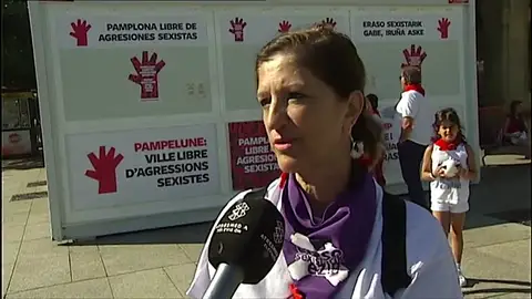 Lunes Lilas sobre la mujer bailando semidesnuda en el balcón: "Esto no ayuda nada" Lunes Lilas sobre la mujer bailando semidesnuda en el balcón: "Esto no ayuda nada"