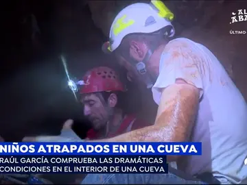 Un reportero de Espejo Público comprueba las dramáticas condiciones de estar en el interior de una cueva similar a la de Tailandia Un reportero de Espejo Público comprueba las dramáticas condiciones de estar en el interior de una cueva similar a la de Tailandia