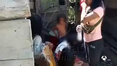 Así llegaba la Policía peruana al campamento donde tenían retenida a Patricia Aguilar Así llegaba la Policía peruana al campamento donde tenían retenida a Patricia Aguilar