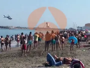 Persecución de un helicóptero de la Guardia Civil a una 'narcolancha' a plena luz del día en Málaga Persecución de un helicóptero de la Guardia Civil a una 'narcolancha' a plena luz del día en Málaga