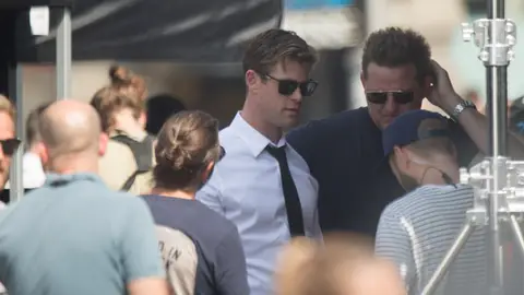 Chris Hemsworth en el rodaje del spin-off de 'Men in Black' Chris Hemsworth en el rodaje del spin-off de 'Men in Black'