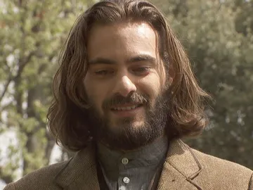 Isaac se despide de Elsa antes de recibir una gran sorpresa Isaac se despide de Elsa antes de recibir una gran sorpresa