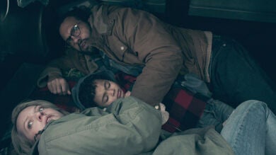 Luke, June y Hannah sufren un tenso percance dentro de un maletero durante su huida de Gilead