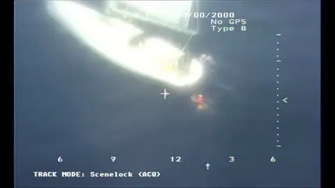 El Helimer de Salvamento Marítimo realiza un espectacular rescate en movimiento El Helimer de Salvamento Marítimo realiza un espectacular rescate en movimiento