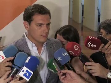 Rivera califica de "fracaso" la reunión entre Sánchez y Torra