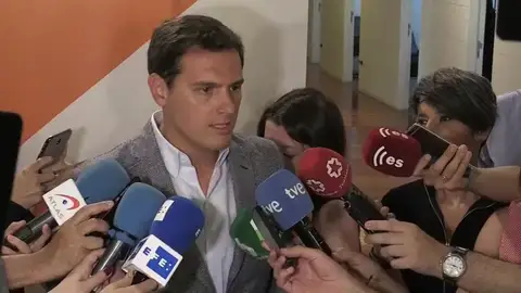 Rivera califica de "fracaso" la reunión entre Sánchez y Torra Rivera califica de "fracaso" la reunión entre Sánchez y Torra