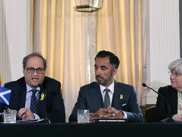 Quim Torra con Clara Ponsatí y Aamer Anwar Quim Torra con Clara Ponsatí y Aamer Anwar
