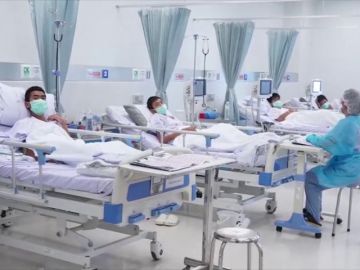 Cuatro de los doce niños rescatados en Tailandia recibirán el alta el domingo: así pasan sus primeras horas en el hospital