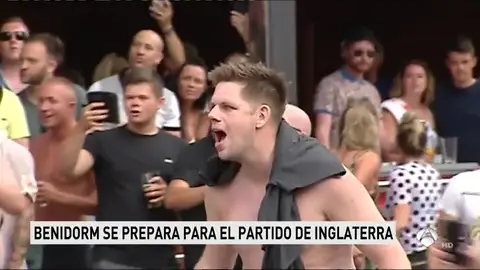 Benidorm se blinda para evitar disturbios de los hooligan durante el partido entre Inglaterra y Croacia Benidorm se blinda para evitar disturbios de los hooligan durante el partido entre Inglaterra y Croacia