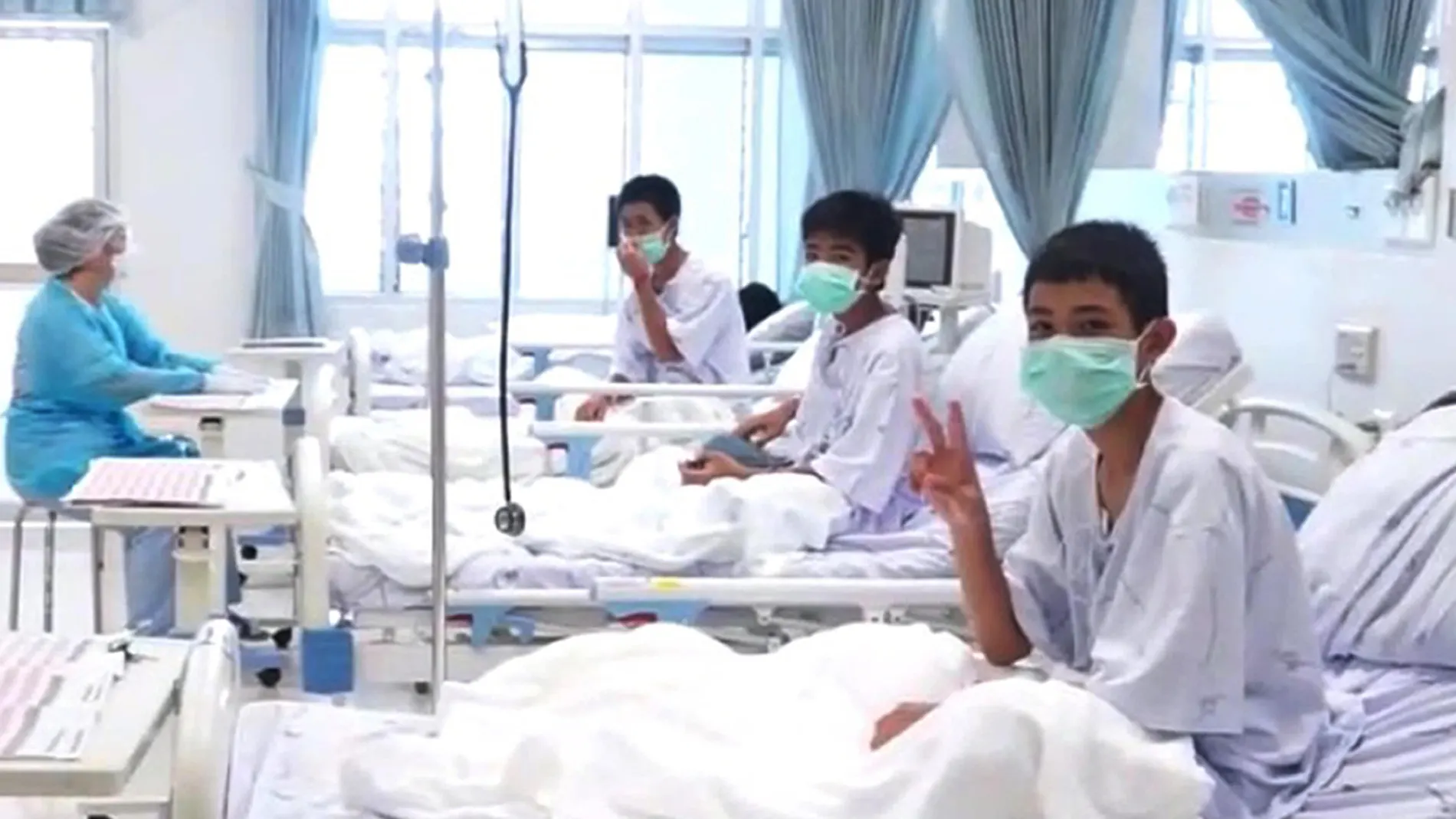 Varios de los niños rescatados de la cueva Tham Luang Varios de los niños rescatados de la cueva Tham Luang