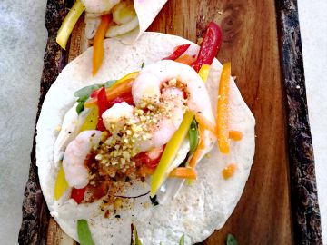 Tacos de verduras y gambas Tacos de verduras y gambas