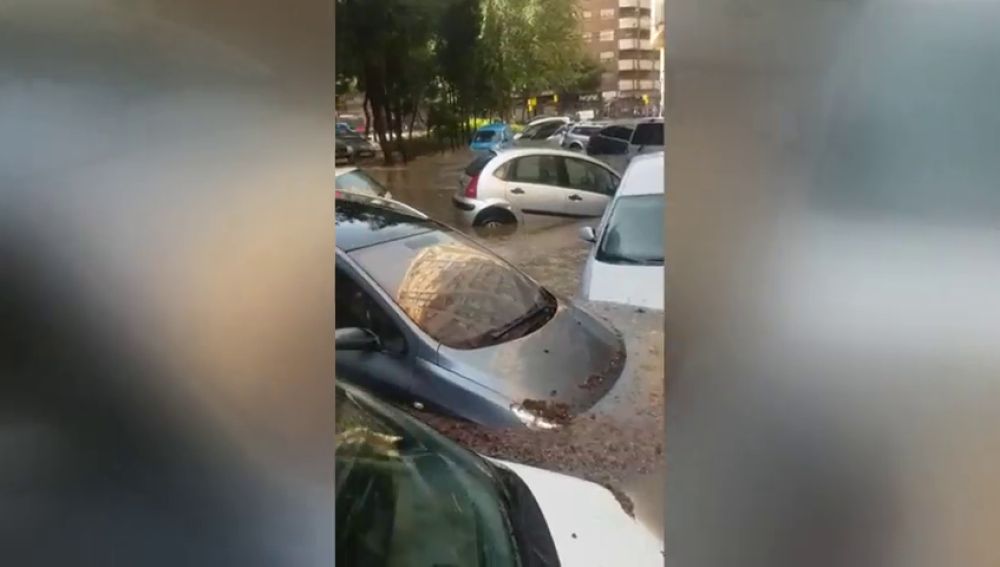 Zaragoza destrozada en diez minutos por una tormenta torrencial