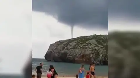 Un tornado en Llanes deja impactantes imágenes Un tornado en Llanes deja impactantes imágenes