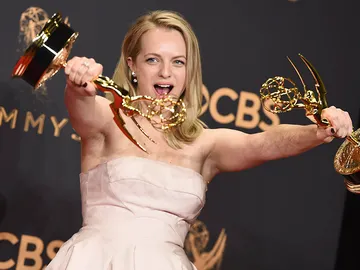 Elisabeth Moss en la pasada edición de los Emmy Elisabeth Moss en la pasada edición de los Emmy