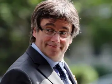 Noticias 1 Antena 3 (12-07-18) Alemania decide extraditar a Puigdemont solo por un presunto delito de malversación Noticias 1 Antena 3 (12-07-18) Alemania decide extraditar a Puigdemont solo por un presunto delito de malversación