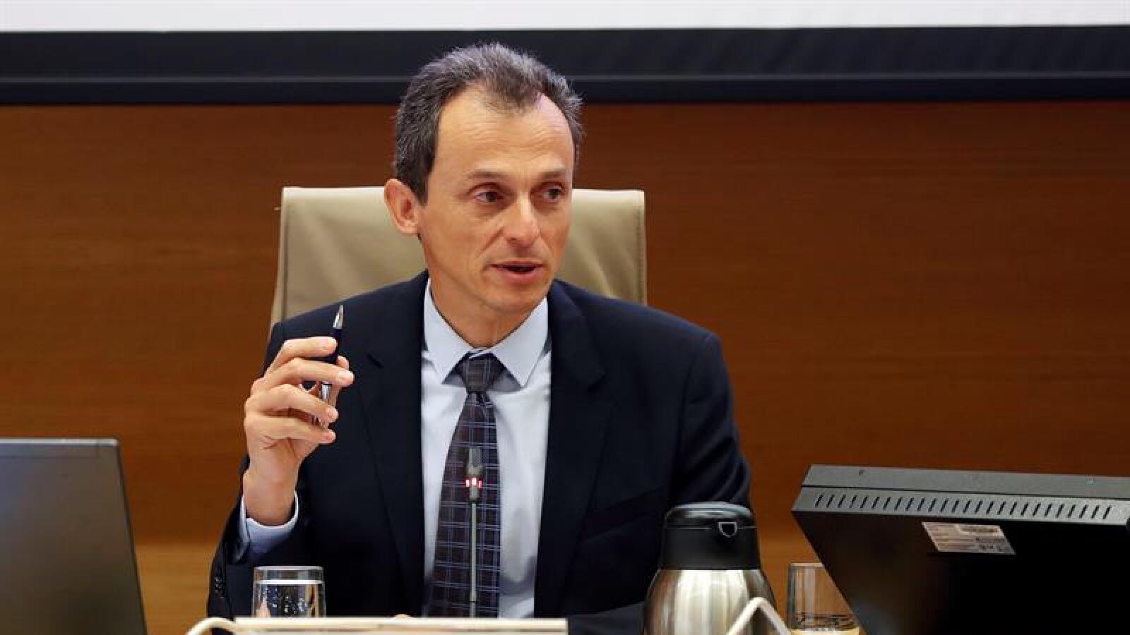 Duque pide a los alumnos de la URJC que 