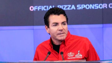 John H. Schnatter, presidente de Papa John's criticado por mostrar su opulencia durante el coronavirus