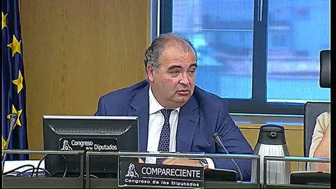 Ron carga contra su sucesor en el Popular: Ron carga contra su sucesor en el Popular: