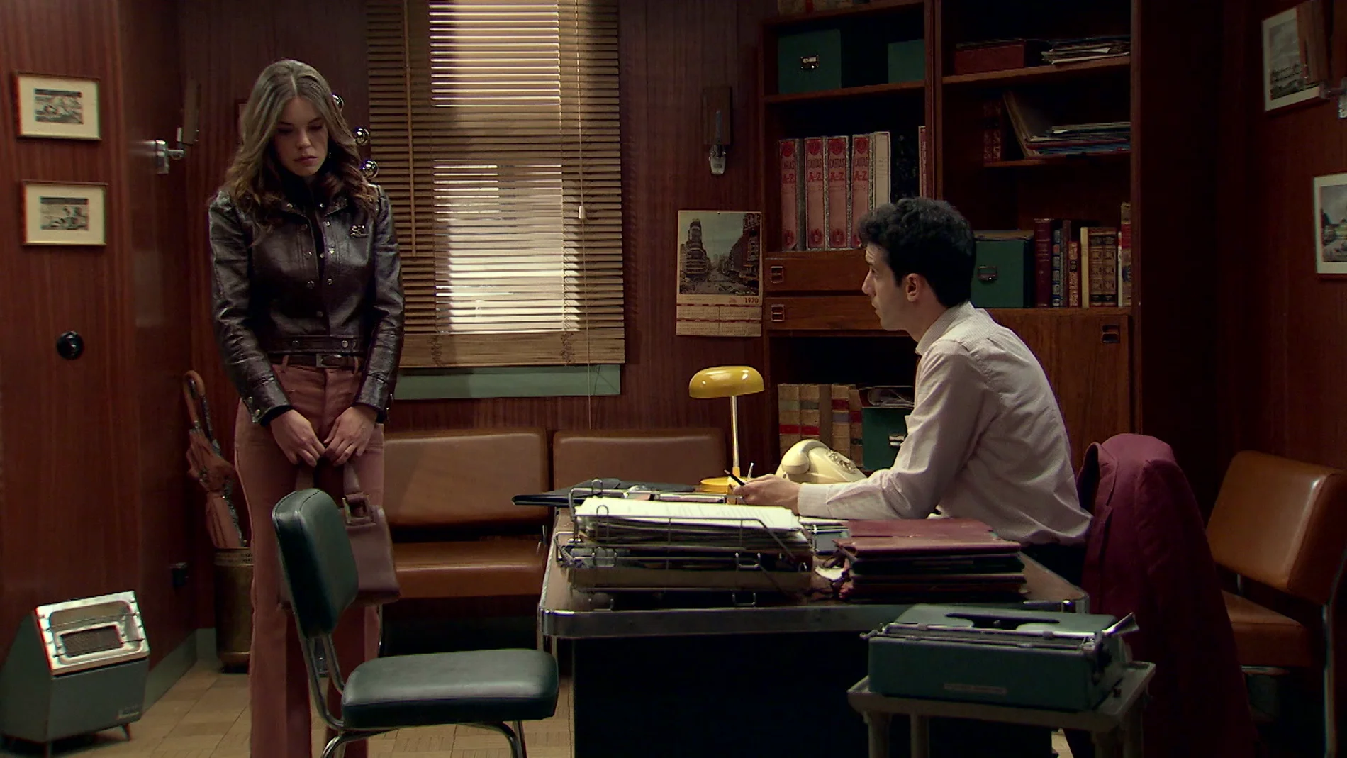 María acude al despacho de Ignacio para hablar sobre la ruptura