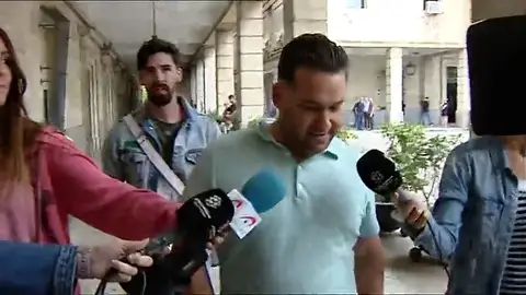 El Prenda: "Me ha durado menos el club de fans que Pablo Iglesias en un barrio obrero" El Prenda: "Me ha durado menos el club de fans que Pablo Iglesias en un barrio obrero"